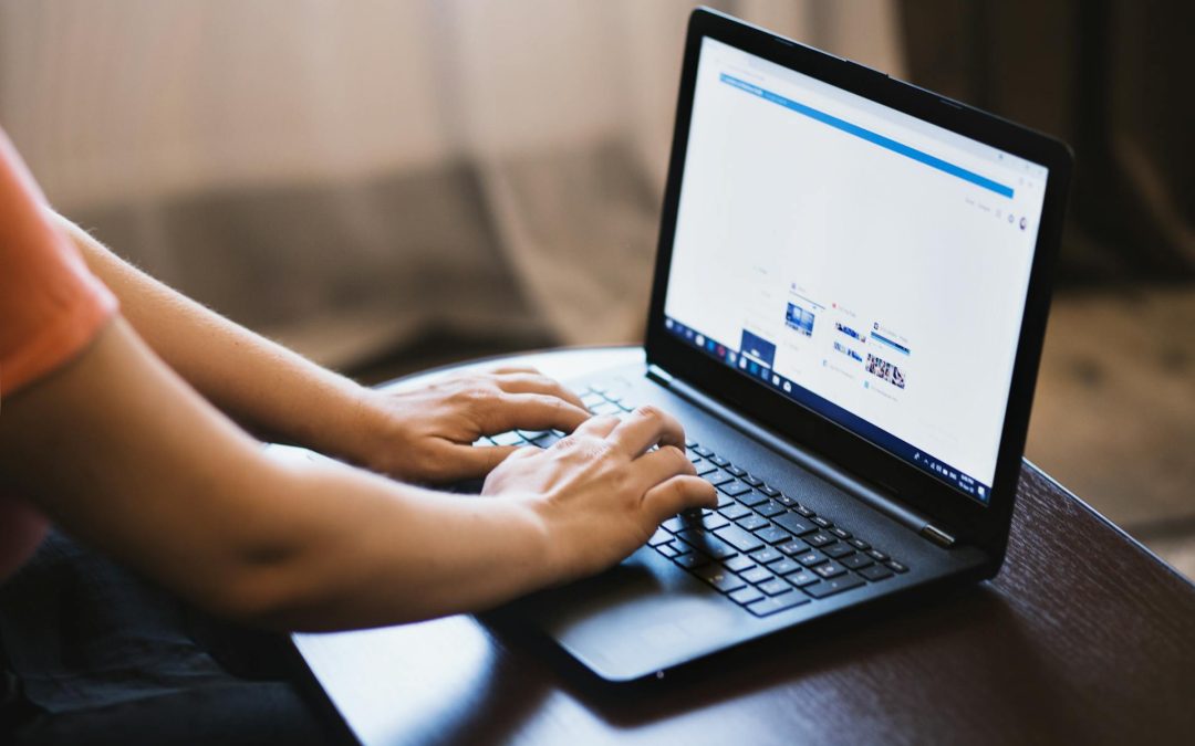 Should Companies Ban or Boost Social Media at Work?